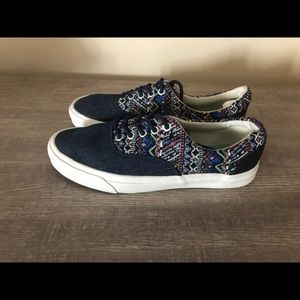 Primark sneakers not Vans. Men’s 8/women 9.5